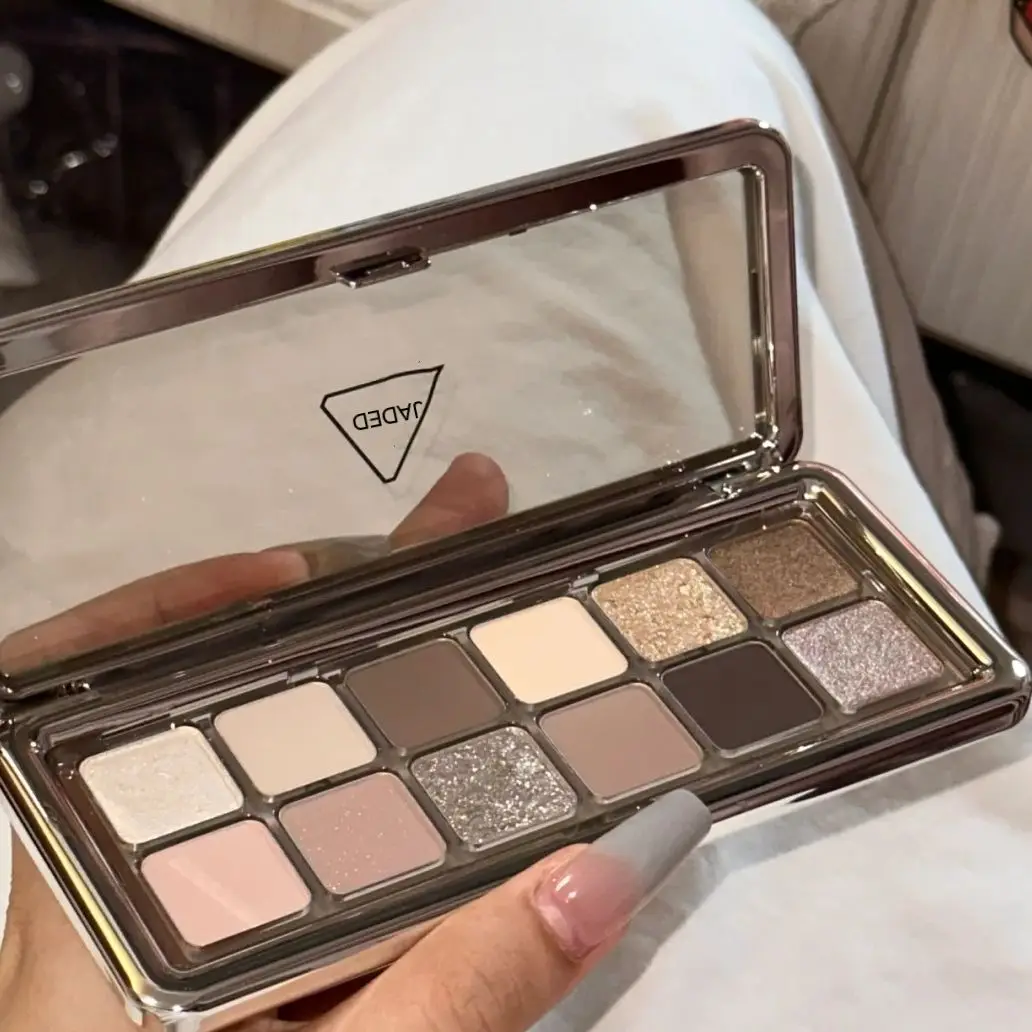 Beauty Huda Makeup - 12 Color Eye Shadow Plate Matte