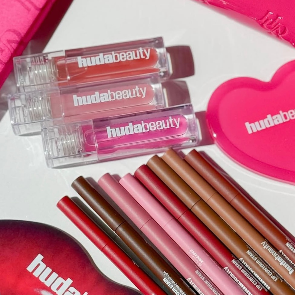 Brand Bueaty Fashion Lip Conto - Beauty Huda Makeup review and price